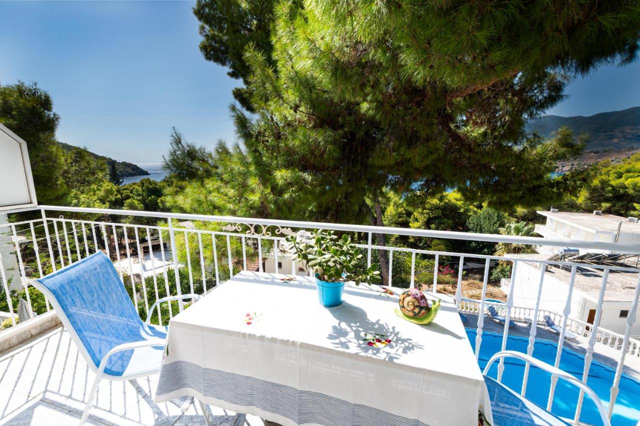 Lions Apartments Poros Town Екстериор снимка
