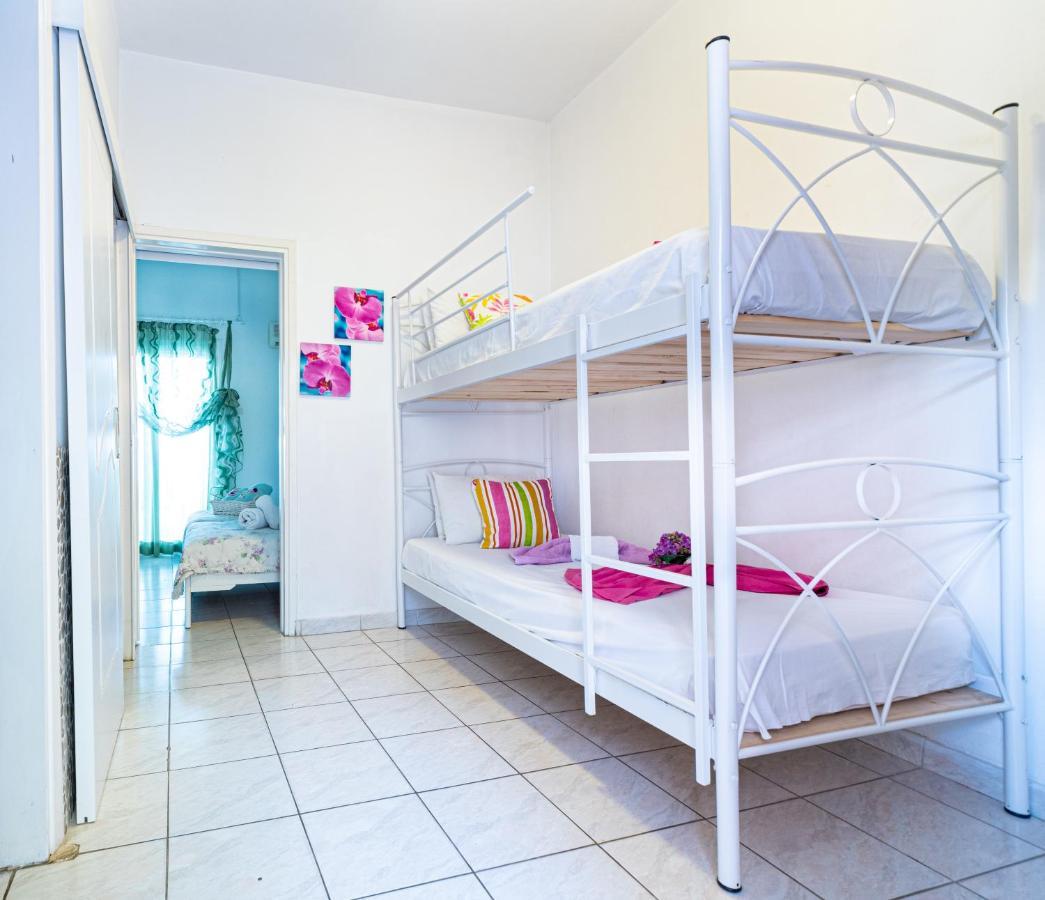 Lions Apartments Poros Town Екстериор снимка