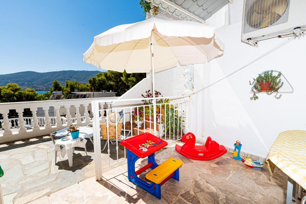 Lions Apartments Poros Town Екстериор снимка
