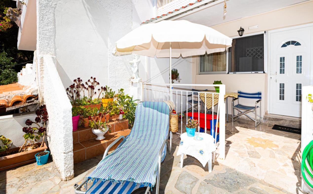 Lions Apartments Poros Town Екстериор снимка