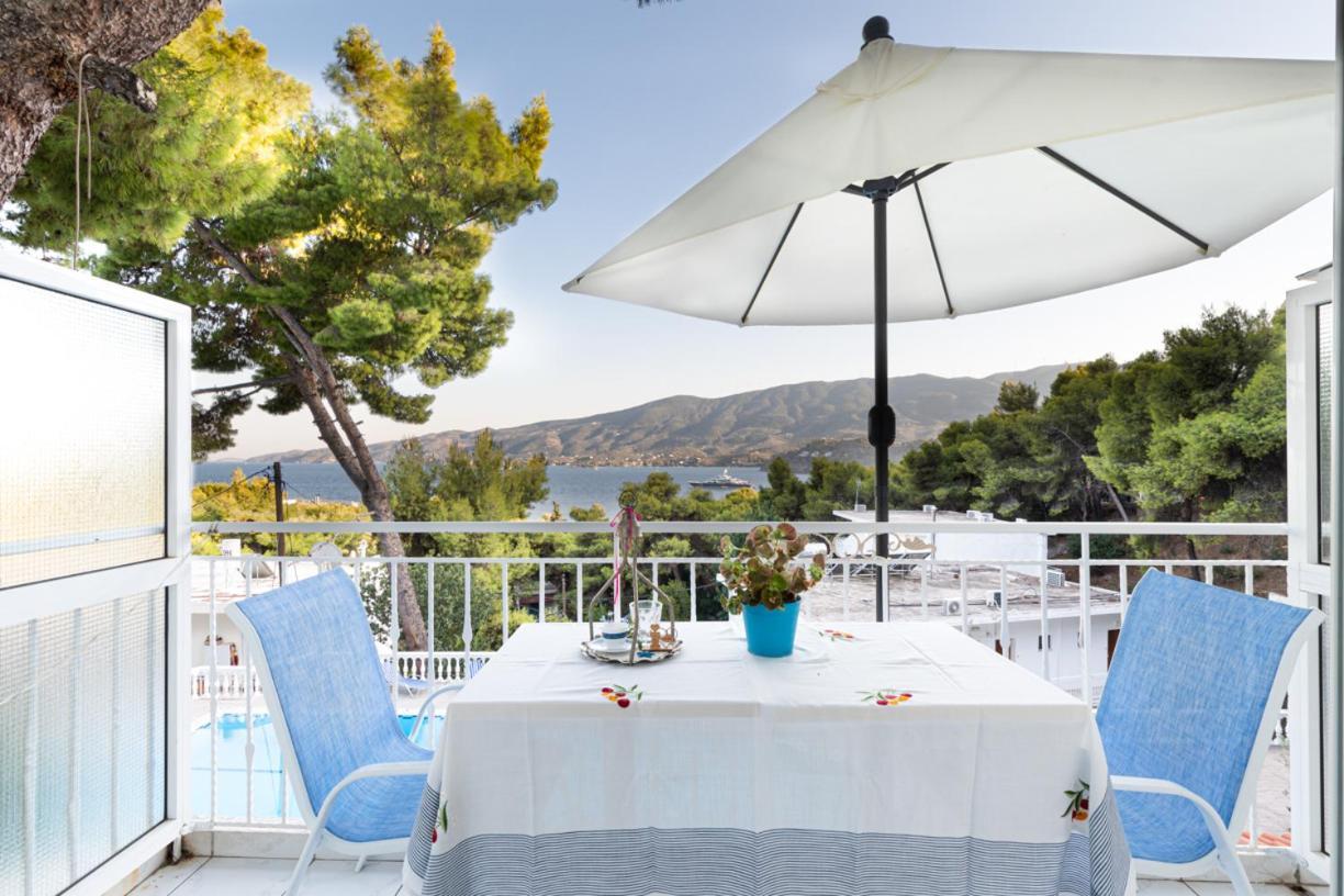 Lions Apartments Poros Town Екстериор снимка