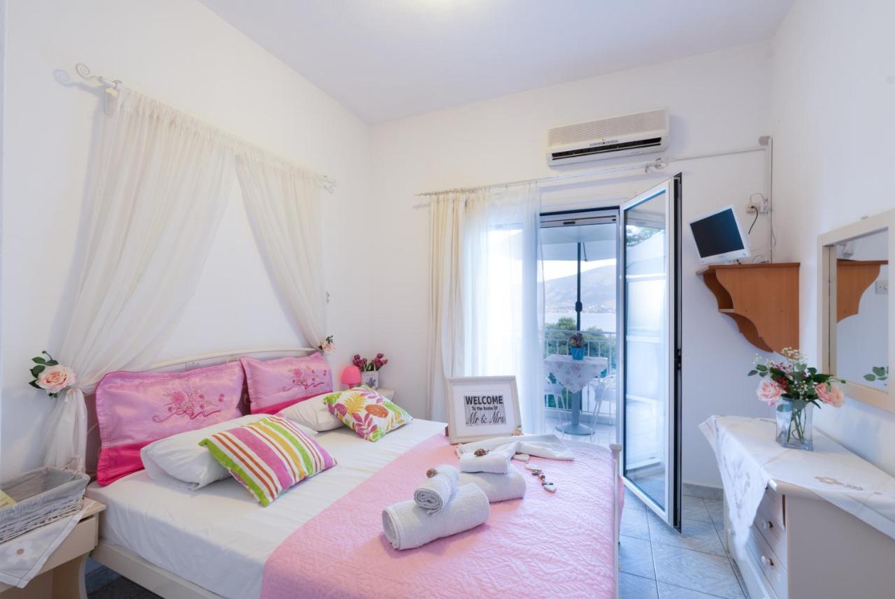 Lions Apartments Poros Town Екстериор снимка