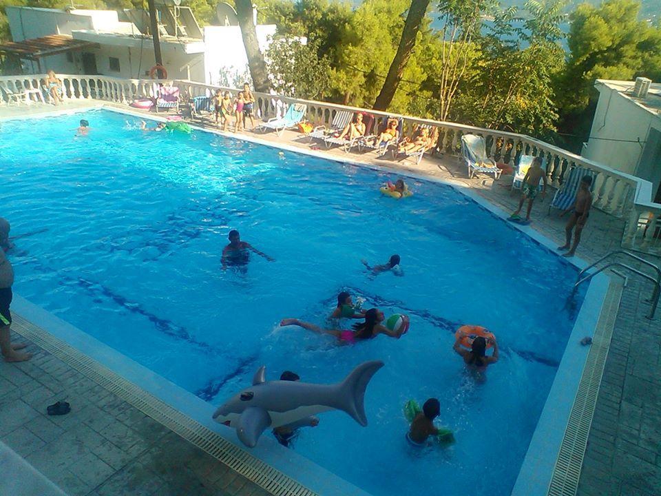 Lions Apartments Poros Town Екстериор снимка