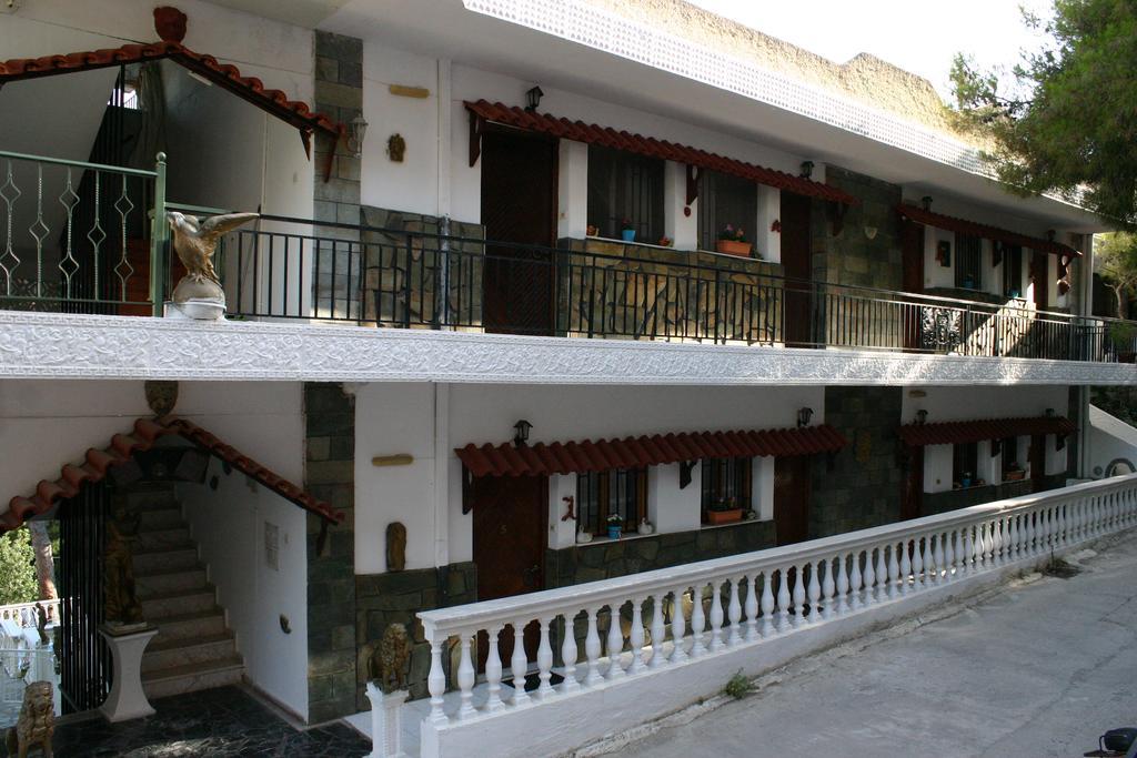 Lions Apartments Poros Town Екстериор снимка